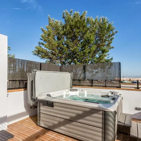 Amazing In With Jacuzzi, Wifi&3 Bedrooms Vakantiehuis